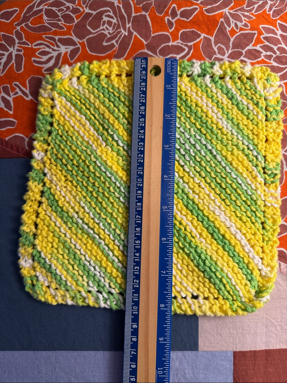 Hand knitted Washcloth - Picture 2 of 4